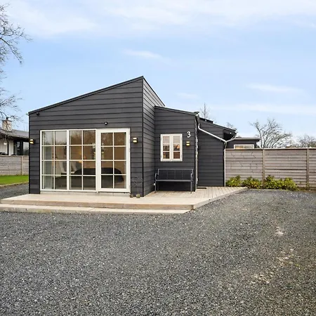 Super Hyggeligt I Nordisk Stil I Høll Feriehus *